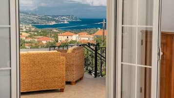 2 slaapkamers, een strijkplank/strijkijzer, beddengoed