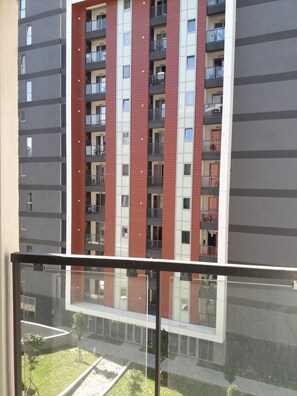 Property grounds - Cozy, Brand New & Fully Furnished (Tbilisi)