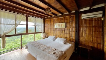 Premium bedding, pillowtop beds, individually decorated, free WiFi