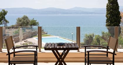 Eretria Luxurious Seafront Villa