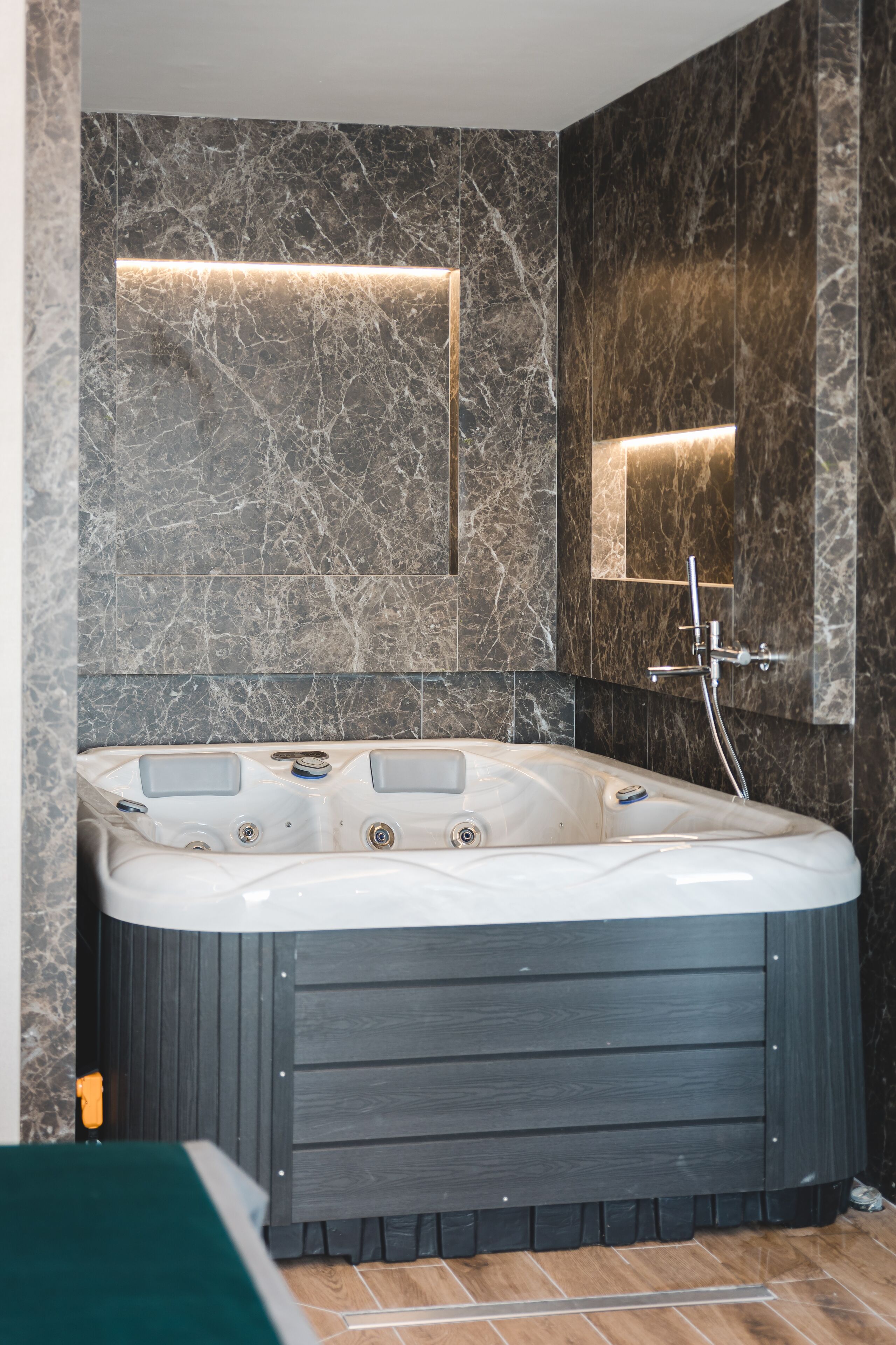 deluxe apartment, 1 bedroom, city view | 1 bedroom, premium bedding, pillow-top beds, minibar