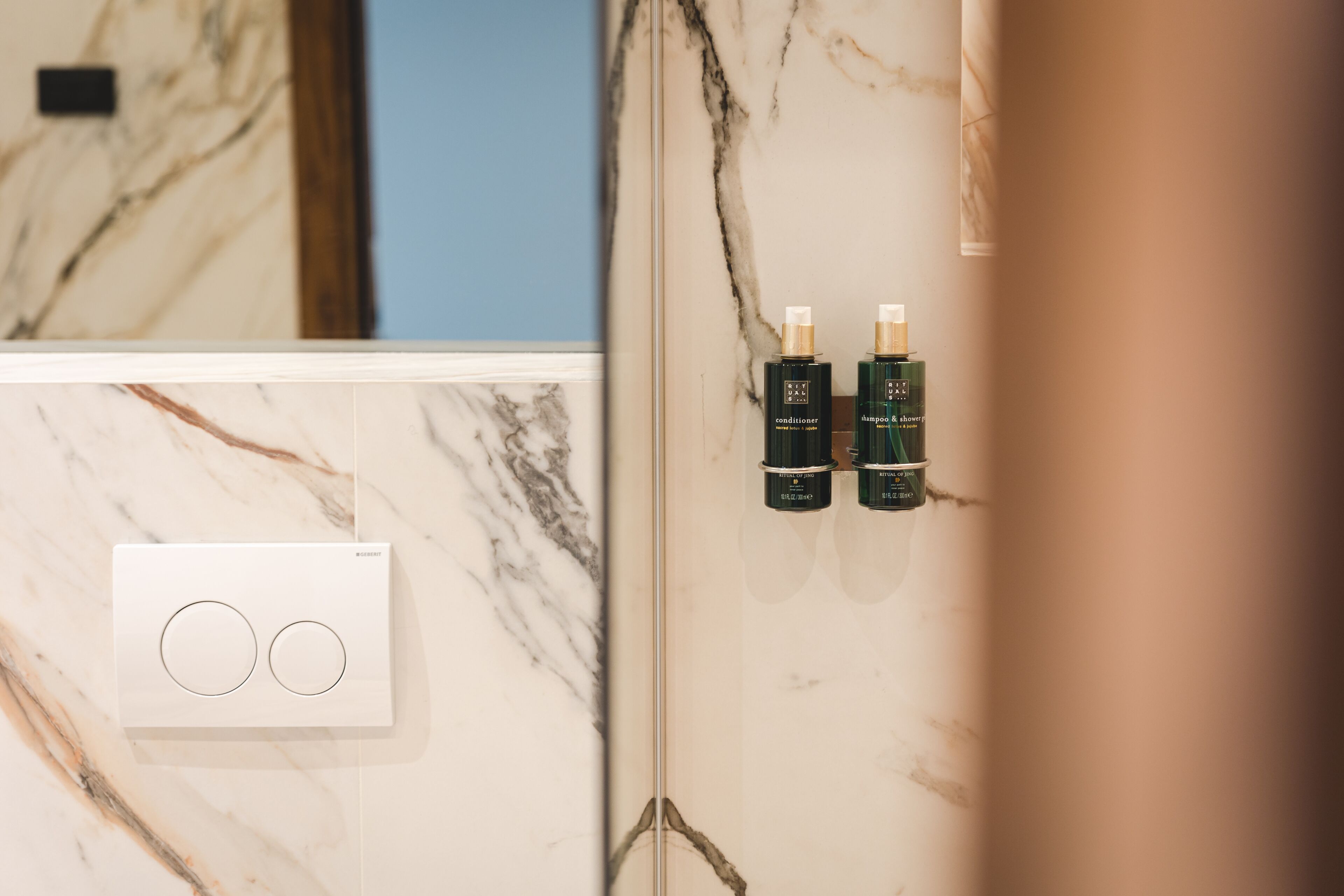 family triple room, 1 bedroom, city view | bathroom | shower, hydromassage showerhead, free toiletries, hair dryer