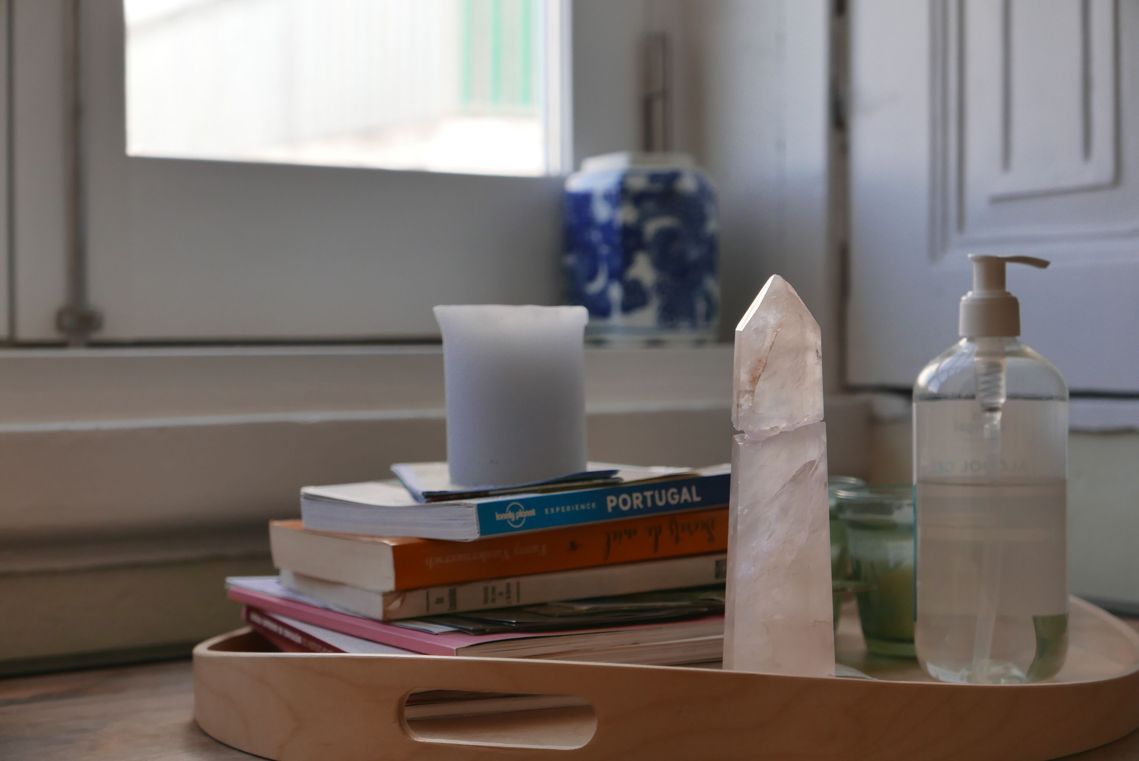 Chuveiro, secador de cabelo, bidê, toalhas de banho