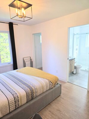 2 habitaciones, escritorio, tabla de planchar con plancha y wifi gratis 