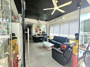 Bahagian dalam