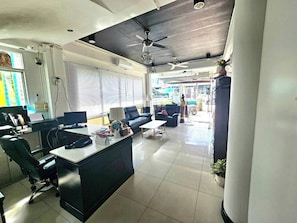 Bahagian dalam