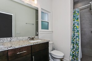 Hair dryer, towels - Downtown - Coastal Cozy 3B Home! (Pensacola)