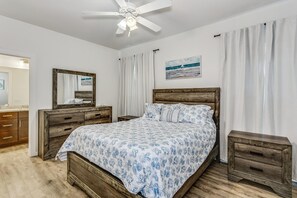 3 habitaciones, tabla de planchar con plancha, wifi y ropa de cama 