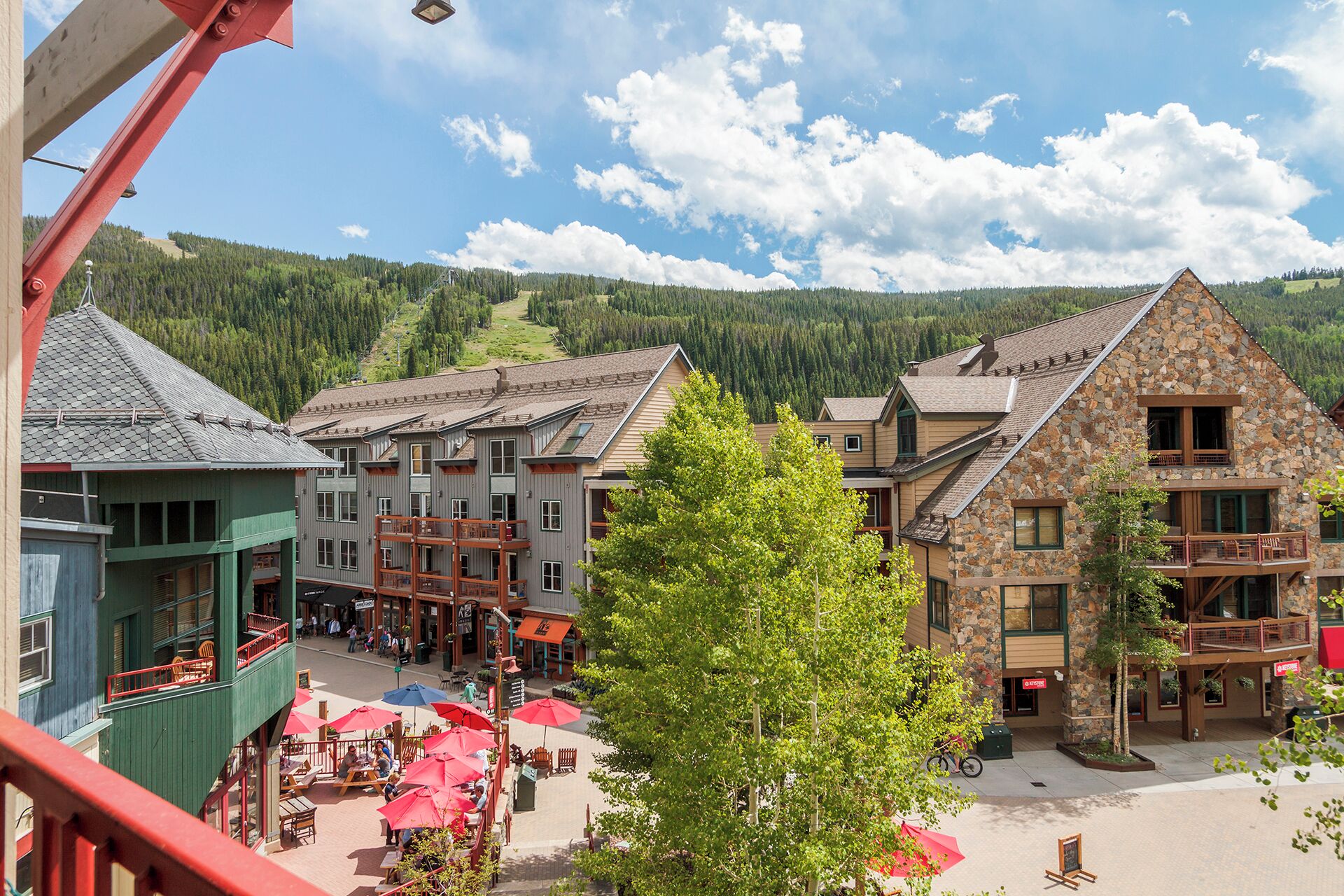 100 Yards to Gondola, Heated garage and multiple hot tubs! Updated 2Br condo!