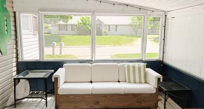 Spacious home just 7 blocks to ND! (54211)