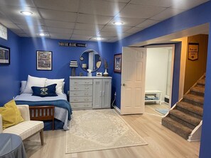 4 bedrooms, desk, iron/ironing board, free WiFi