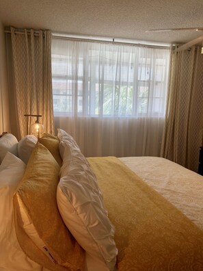 1 quarto, Wi-Fi de cortesia, roupa de cama