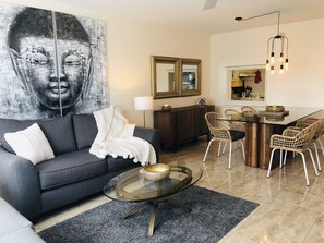 Smart TV - The Intercostal Condo (Hallandale Beach)