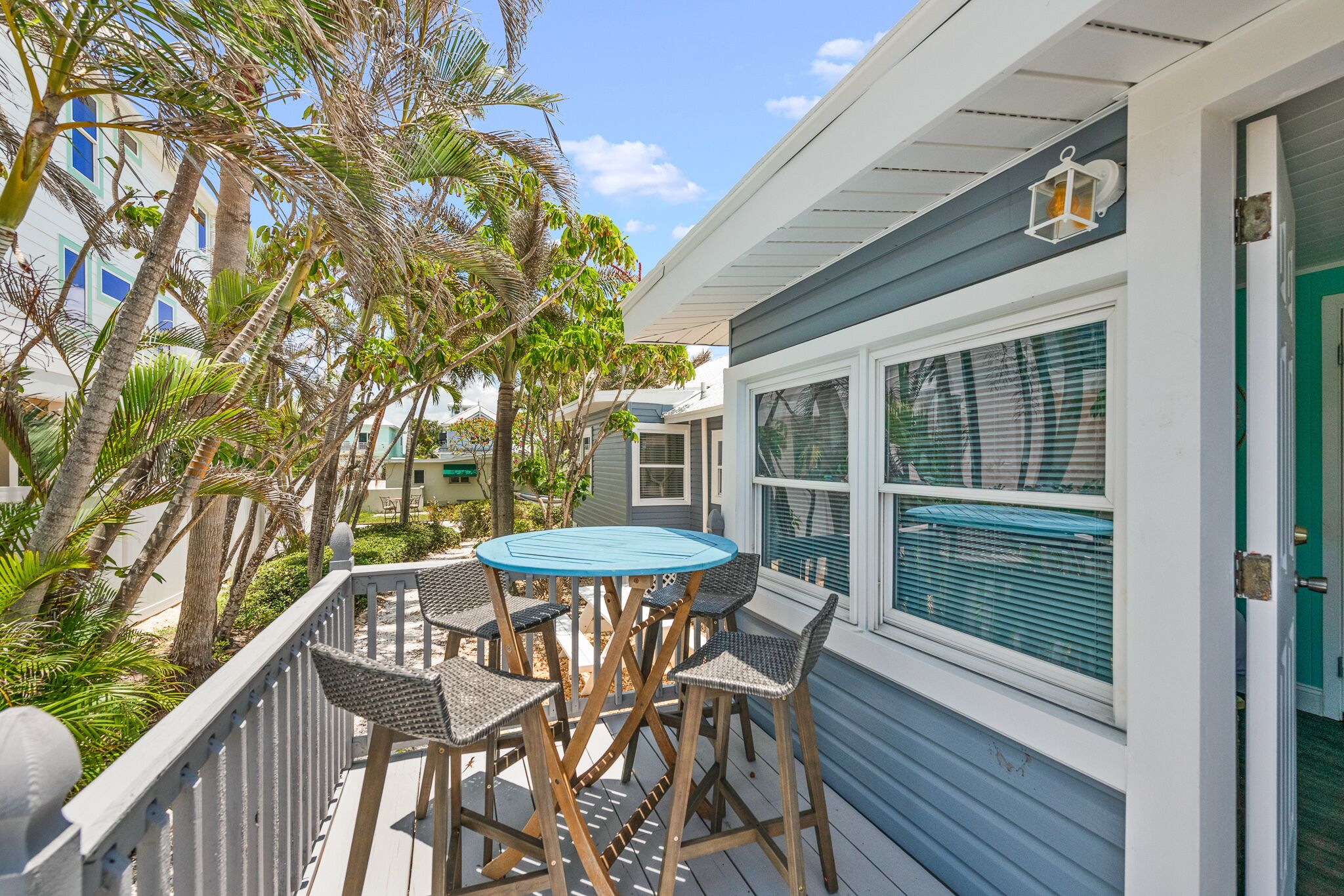 Vida Oceana - Steps from the Beach