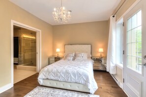 2 bedrooms, iron/ironing board, WiFi, bed sheets - Luxury 2 bedroom/2 Bathrooms/2 balconies/ hi-speed wifi/ free parking (Montréal)