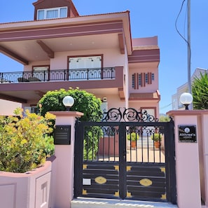 Apartment | 3 bedrooms, desk - Aithrea s Homes in Pastida Rhodes (Rhodes)