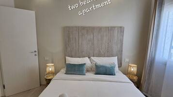 2 Schlafzimmer, Zimmersafe, Schreibtisch, BĂŒgeleisen/BĂŒgelbrett