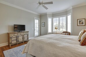 7 bedrooms, iron/ironing board, internet, bed sheets