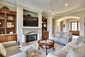 TV - Sunset Rentals | Lookout 3 | Dog Friendly (Hilton Head Island)