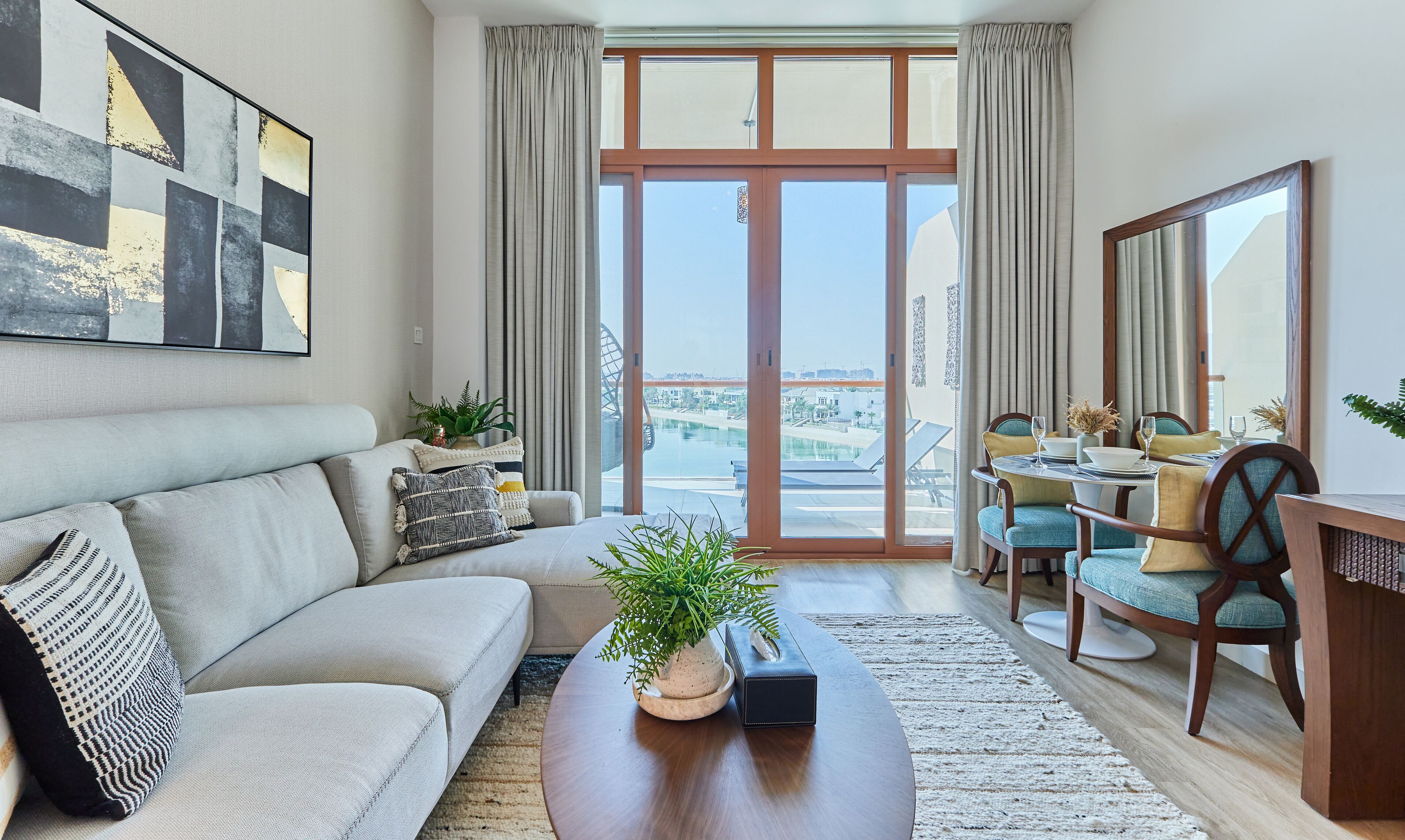 Standard-Studio | Wohnbereich | 45-Zoll-Smart-TV mit Satellitenempfang, Fernseher, Netflix