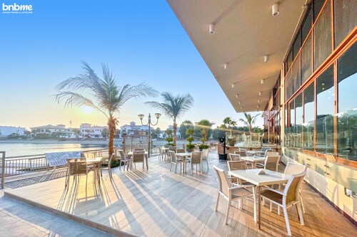 bnbme | Palm Views West | STUDIO