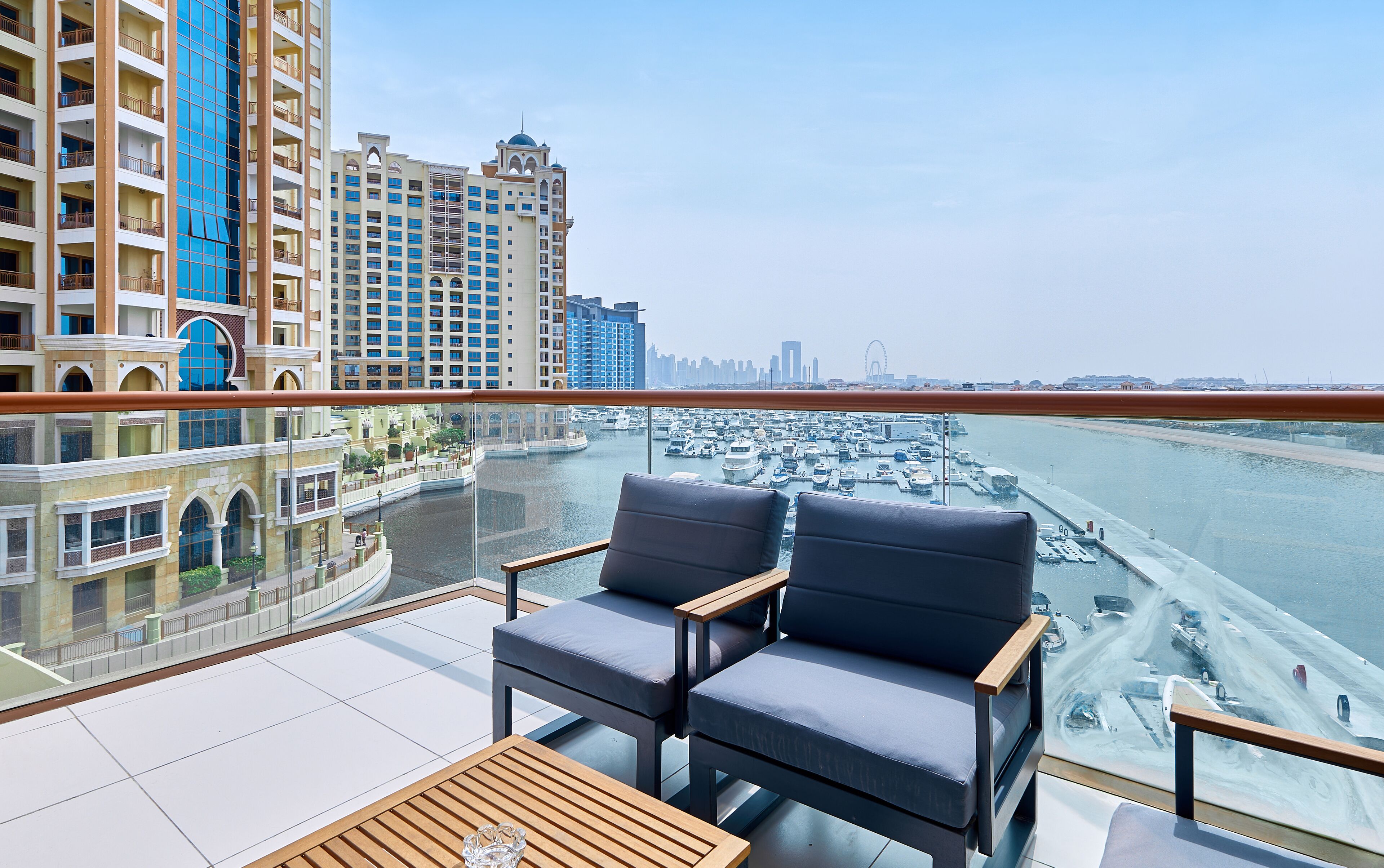 Deluxe Studio | Balcony