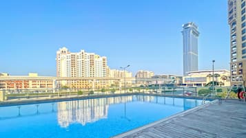 Hồ bơi ngoài trời, hồ bơi nước nóng