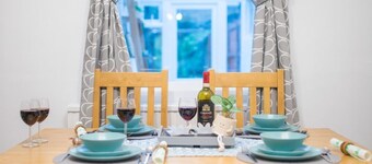 Gorgeous 3-bedroom Cottage by the River in Reading