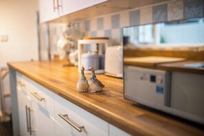 Cottage | Dapur pribadi | Lemari es, microwave, oven, dan kompor