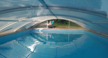 Suite Chambre D'hôte Avec Piscine vue sur les Pyrénées