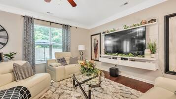 Rumah, 4 kamar tidur | Area keluarga | Layanan streaming