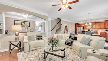 Rumah, 4 kamar tidur | Area keluarga | Layanan streaming