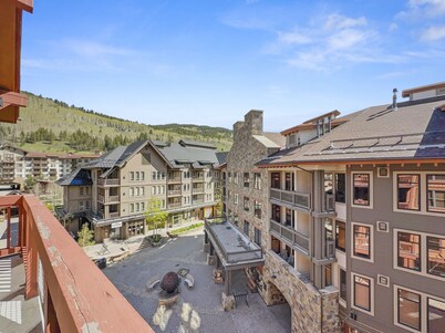 CO406 コッパー ワン ロッジ 2 ベッドルーム コンド バイ レッドオーニング