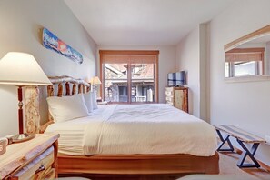 2 bedrooms, laptop workspace, iron/ironing board, free WiFi - Co406 Copper One Lodge 2 Bedroom Condo by RedAwning (Copper Mountain)