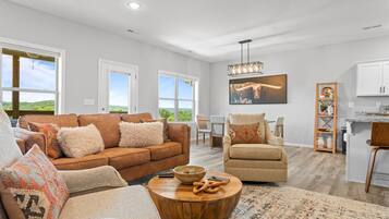 Condo, 3 Bedrooms | Living area | Smart TV