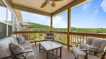 Condo, 3 Bedrooms | Property grounds