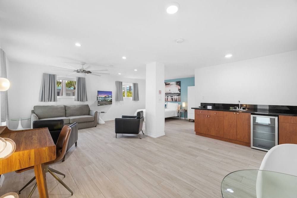 The New Yorker Miami Hotel by null