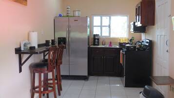 Microonde, forno, piano cottura, pentole/stoviglie/utensili