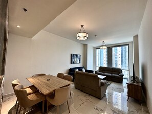 Panoramic Apartment | In-room dining - Lux BnB Amna Tower Burj Views (Dubai)