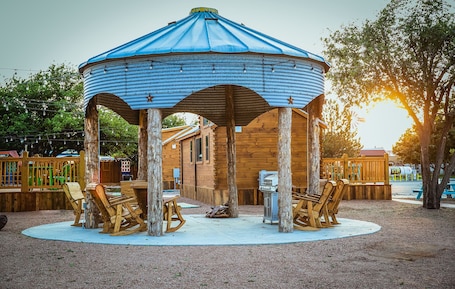 Outdoor dining. The Big Texan - Cabins & Wagons