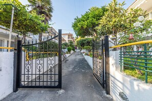 Entrada de la propiedad