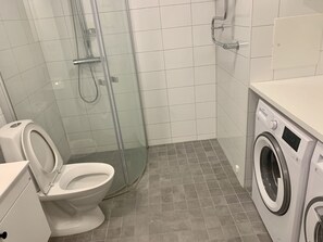 Apartment, 2 Single Beds | Bathroom