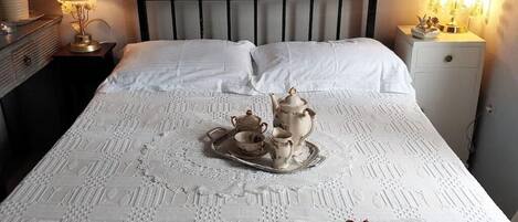 2 makuuhuonetta, silitysrauta/-lauta, ilmainen Wi-Fi, vuodevaatteet