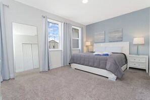 4 bedrooms, iron/ironing board, WiFi, bed sheets