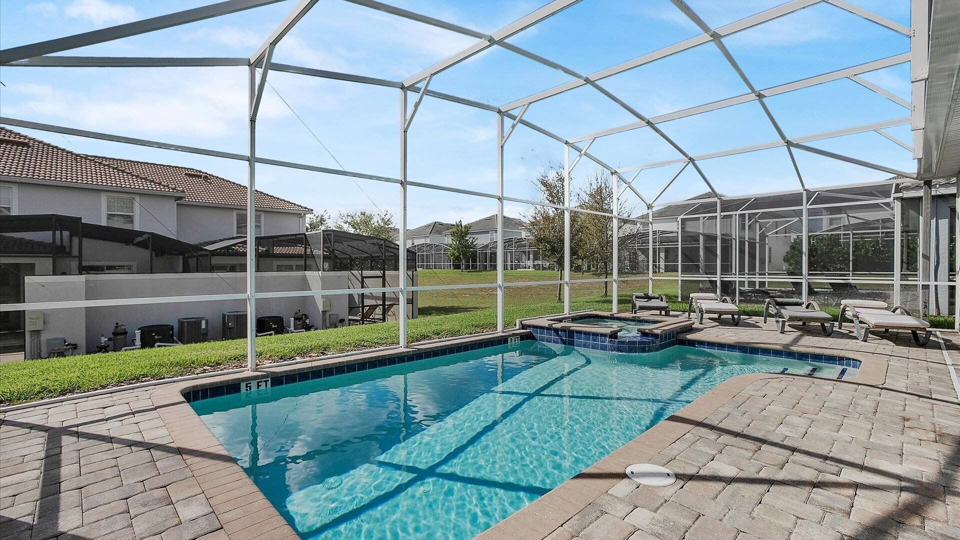 Et oppvarmet basseng