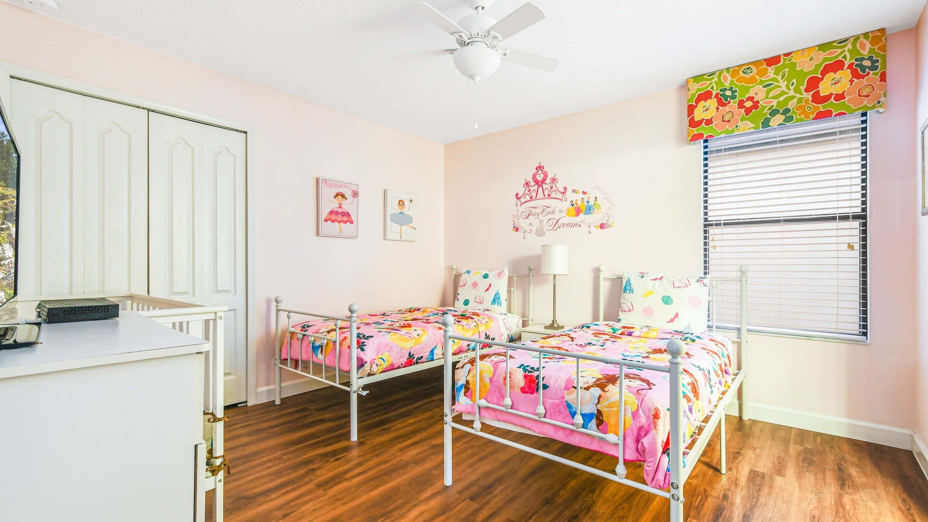 9 bedrooms, iron/ironing board, WiFi, bed sheets