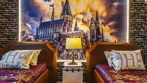 9 habitaciones, tabla de planchar con plancha, wifi y ropa de cama 