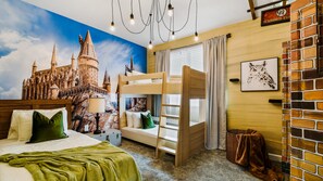 5 bedrooms, iron/ironing board, WiFi, bed sheets