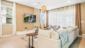 Smart TV y futbolito 