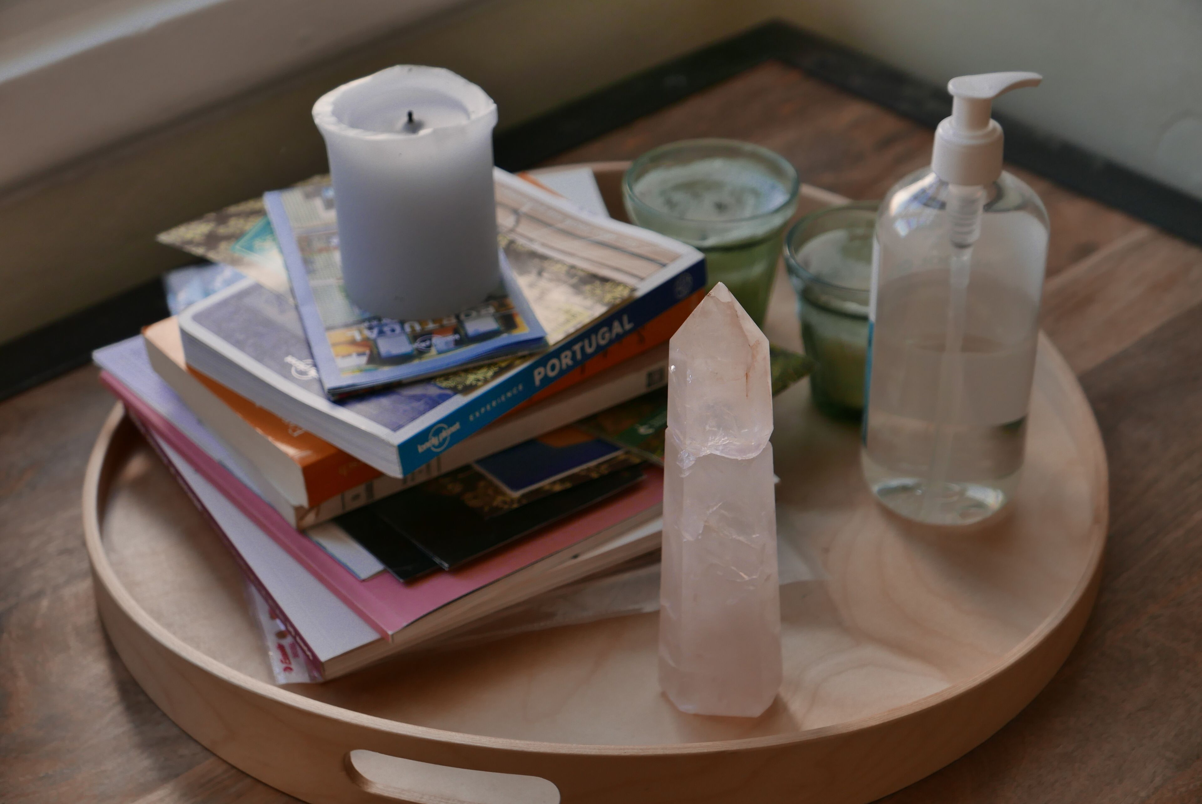 Chuveiro, secador de cabelo, bidê, toalhas de banho